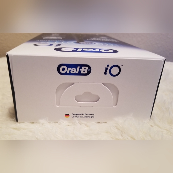 Oral-B iO Series 2 Electric Toothbrush, Black Onyx - Picture 5 of 6